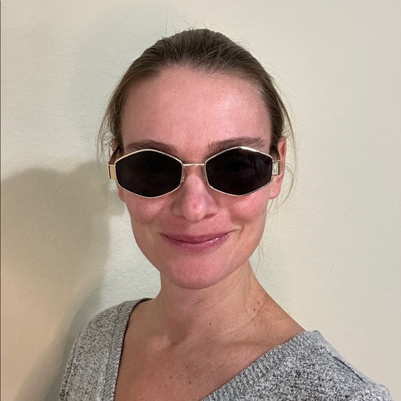 House of Harlow Hexagonal Gold Frame Sunglasses with Black Lenses NWOT - Picture 5 of 17